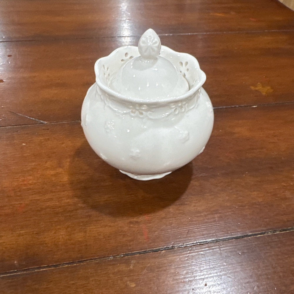 Grace’s Teaware White Ceramic Lidded Sugar Bowl Cottagecore Tea Party Decor